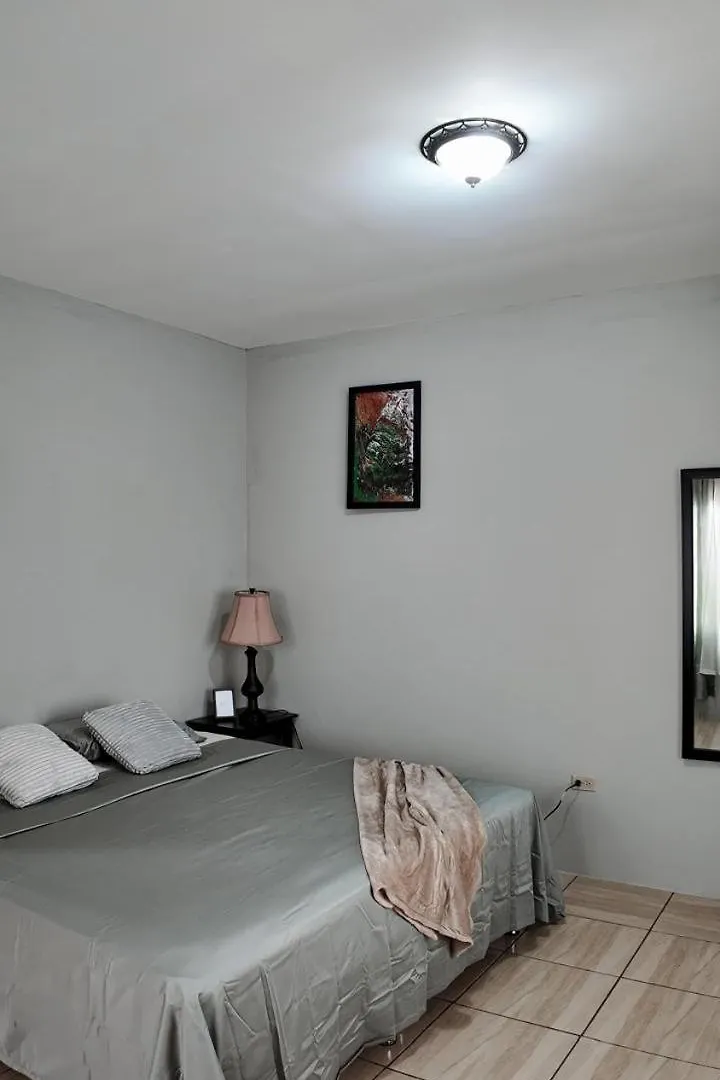 Hidden Treasures Bed & Breakfast San Fernando